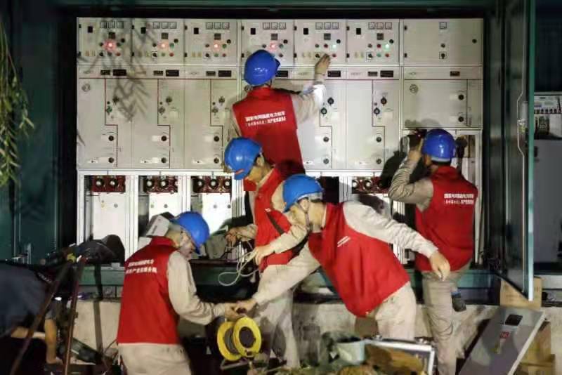 国网河南电力全力攻坚 郑州274个小区已恢复供电